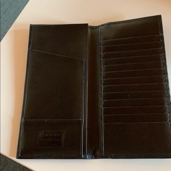 American Express travel wallet for 13 cards - Picture 2 of 3